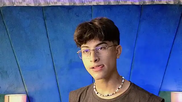 Aaron Eze online show from 11/27/25, 09:17