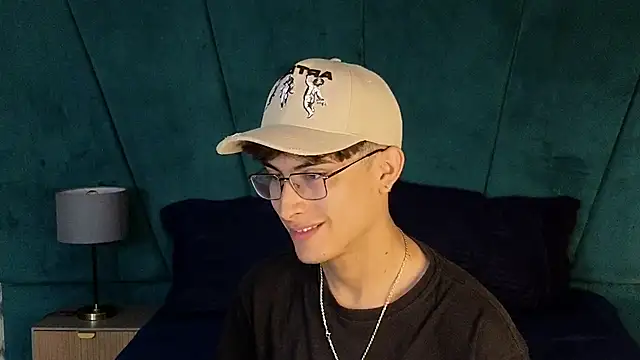 Aaron Eze online show from 12/03/25, 09:46