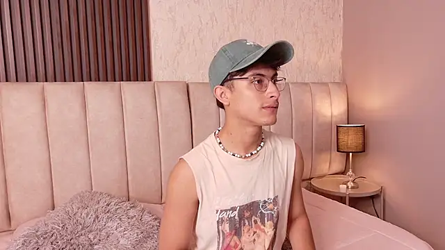 Aaron Eze online show from 01/08/26, 08:11