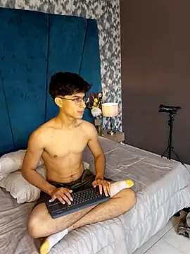 Aaron Eze online show from 02/16/26, 08:38