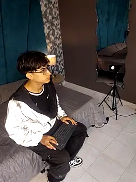 Aaron Eze online show from 03/20/26, 11:59