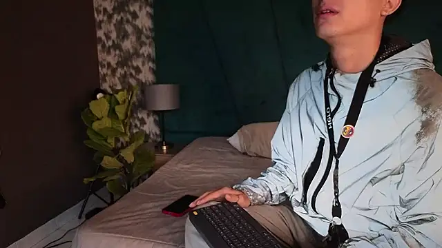 Aaron Eze online show from 03/30/26, 12:17