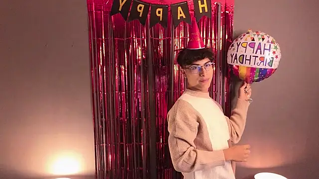 Aaron Eze online show from 04/08/26, 12:38