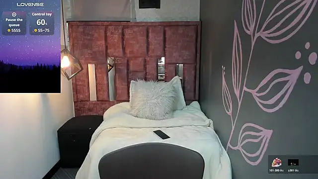 Rachel  Jonees online show from 10/18/25, 11:44