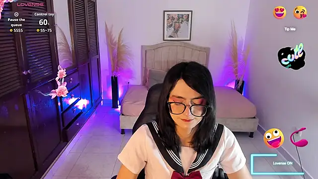 Snapshot of Noah_Cherry chatting on 10/28/25, 05:11 Noah Cherry online show from 10/28/25, 05:11