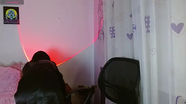 Snapshot of KittyJane chatting on 11/19/25, 05:35 KittyJane online show from 11/19/25, 05:35