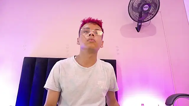 Xavier Fox    online show from 01/14/26, 04:40