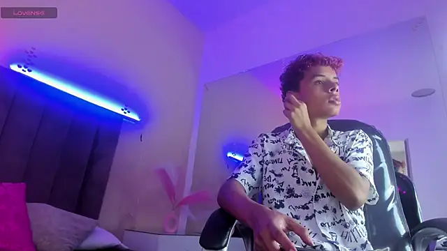 Xavier Fox    online show from 02/15/26, 01:52