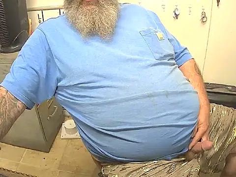 awynn1980 online show from 10/16/25, 03:02