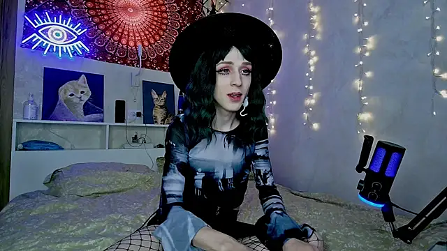 Snapshot of whoalexxa chatting on 12/22/25, 11:18 whoalexxa online show from 12/22/25, 11:18