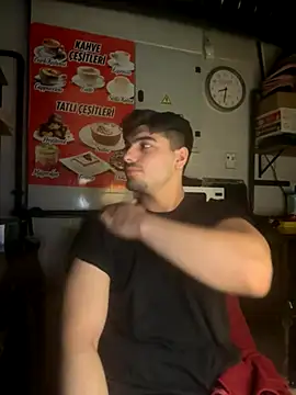 Snapshot of emir343475 chatting on 11/23/25, 05:35 emir343475 online show from 11/23/25, 05:35