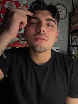 Snapshot of emir343475 chatting on 12/15/25, 03:49 emir343475 online show from 12/15/25, 03:49