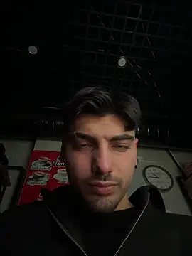 Snapshot of emir343475 chatting on 12/16/25, 07:41 emir343475 online show from 12/16/25, 07:41