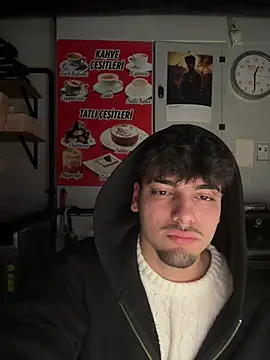 Snapshot of emir343475 chatting on 02/11/26, 09:31 emir343475 online show from 02/11/26, 09:31