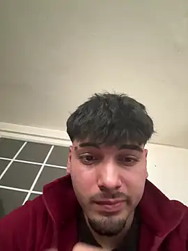 Snapshot of emir343475 chatting on 02/15/26, 02:36 emir343475 online show from 02/15/26, 02:36