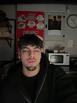 Snapshot of emir343475 chatting on 02/20/26, 07:25 emir343475 online show from 02/20/26, 07:25