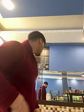 Snapshot of emir343475 chatting on 02/22/26, 10:25 emir343475 online show from 02/22/26, 10:25