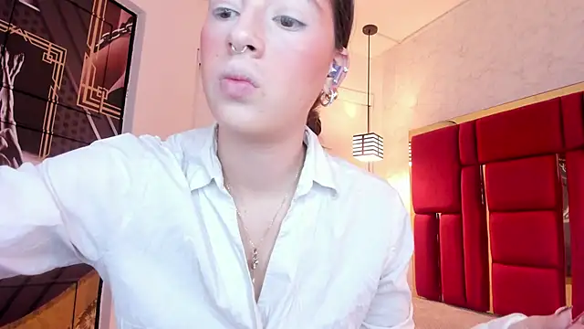 moon winy online show from 11/20/25, 11:32