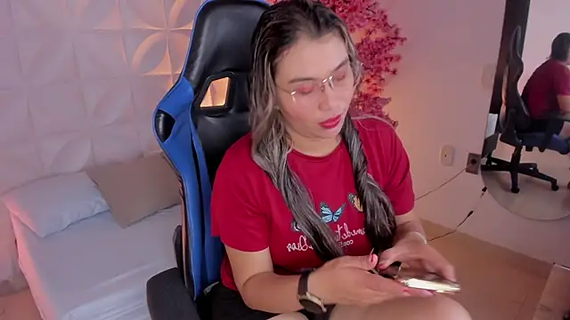 clara luu  online show from 02/28/26, 07:15