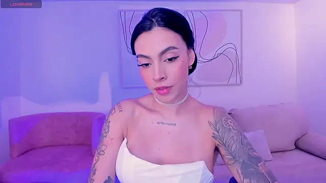 ChristineFord  online show from 11/05/25, 06:08