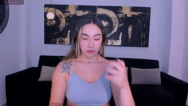 Snapshot of AnnieMonroe1 chatting on 11/11/25, 11:43 AnnieMonroe1 online show from 11/11/25, 11:43