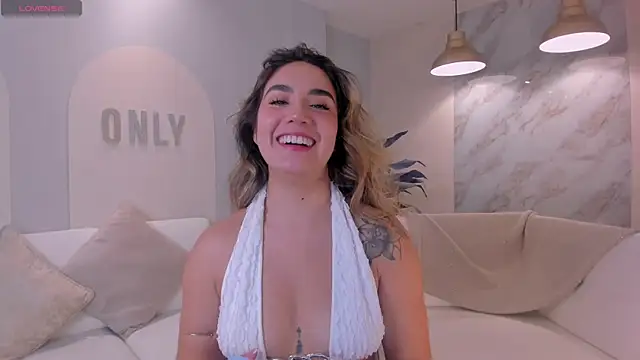 Snapshot of AnnieMonroe1 chatting on 11/19/25, 11:54 AnnieMonroe1 online show from 11/19/25, 11:54