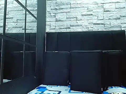 Snapshot of pether_hairy chatting on 11/16/25, 01:00 pether hairy online show from 11/16/25, 01:00