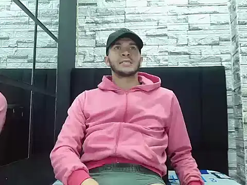 Snapshot of pether_hairy chatting on 11/21/25, 02:10 pether hairy online show from 11/21/25, 02:10