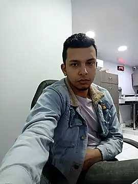 Snapshot of Master_Connor_BDSM chatting on 10/28/25, 03:14 Master Connor BDSM online show from 10/28/25, 03:14