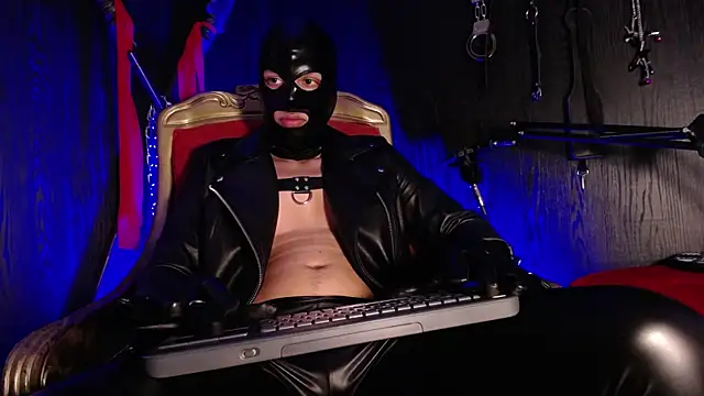 Snapshot of Master_Connor_BDSM chatting on 11/02/25, 12:46 Master Connor BDSM online show from 11/02/25, 12:46