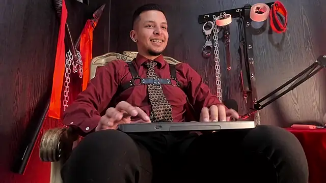 Snapshot of Master_Connor_BDSM chatting on 11/08/25, 10:19 Master Connor BDSM online show from 11/08/25, 10:19