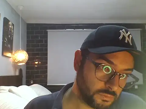 Snapshot of RickdeSP chatting on 11/18/25, 06:12 RickdeSP online show from 11/18/25, 06:12