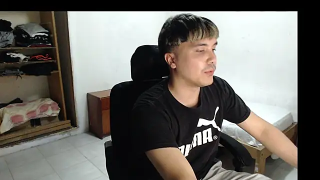 Snapshot of CuteAlexBoy chatting on 12/18/25, 04:24 CuteAlexBoy online show from 12/18/25, 04:24