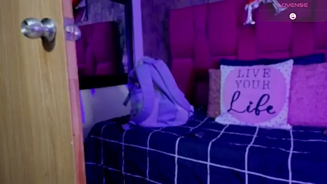 camila  bouzas online show from 02/17/26, 12:01