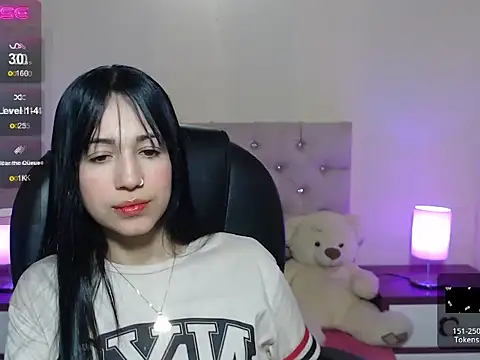 gabyy cute  online show from 10/29/25, 01:52