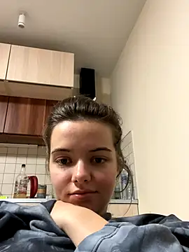 Snapshot of AForgottenElf chatting on 10/27/25, 04:22 AForgottenElf online show from 10/27/25, 04:22