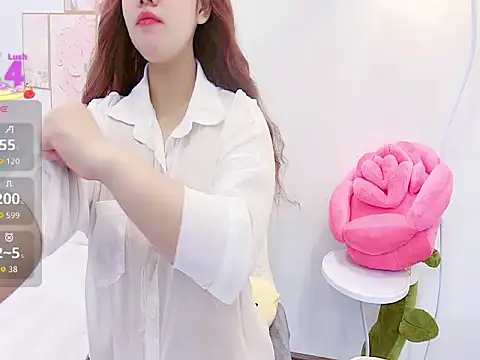 Snapshot of amaya-2299 chatting on 11/08/25, 03:39 amaya-2299 online show from 11/08/25, 03:39