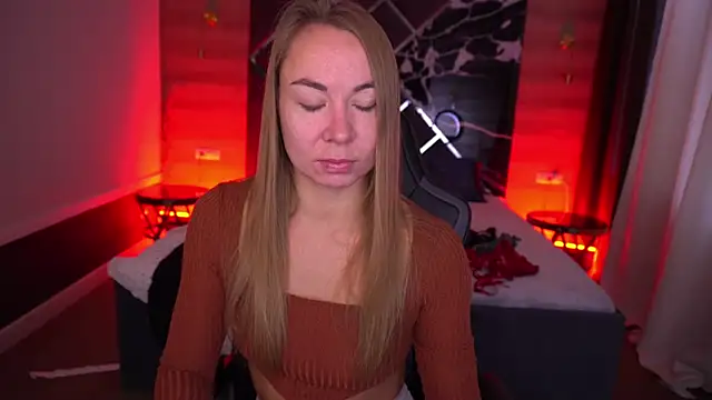 VixenMuse online show from 10/27/25, 06:50