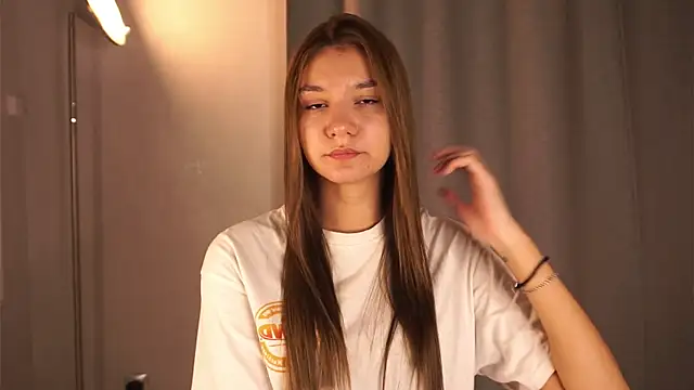 BrynnHolverson online show from 10/17/25, 04:20