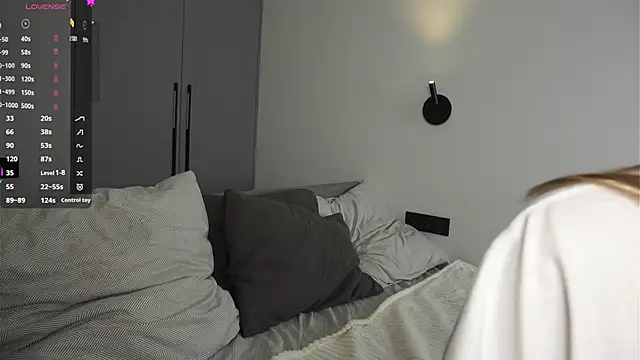 BrynnHolverson online show from 12/01/25, 07:19