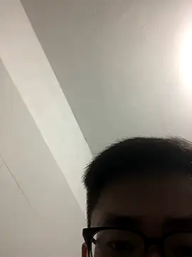 liamhn2k4 online show from 10/16/25, 01:34