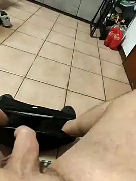 Italianstyle79 online show from 11/17/25, 05:08