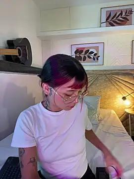 Emma duff online show from 03/28/26, 07:35