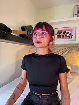 Emma duff online show from 04/15/26, 07:43