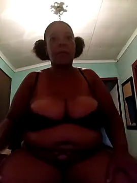 boobsqueenxo online show from 03/04/26, 02:56