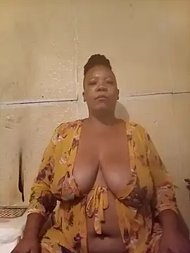 boobsqueenxo online show from 03/19/26, 05:33