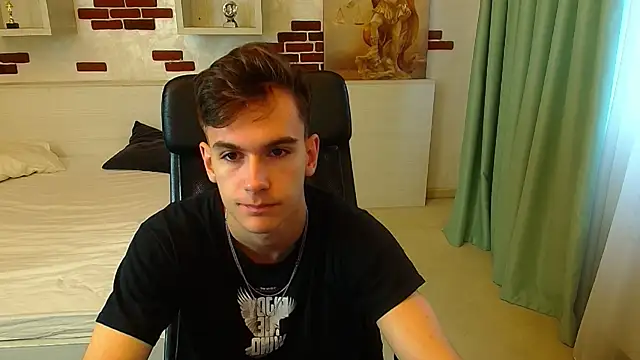 Snapshot of BradyFlint chatting on 10/28/25, 06:06 BradyFlint online show from 10/28/25, 06:06