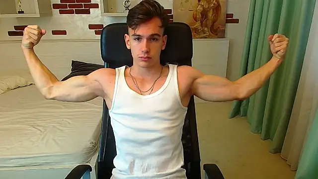 Snapshot of BradyFlint chatting on 11/11/25, 06:02 BradyFlint online show from 11/11/25, 06:02