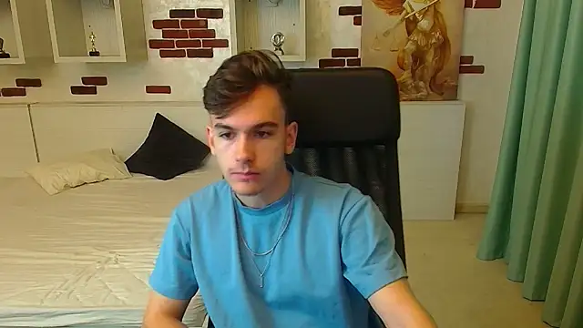 Snapshot of BradyFlint chatting on 11/17/25, 05:35 BradyFlint online show from 11/17/25, 05:35