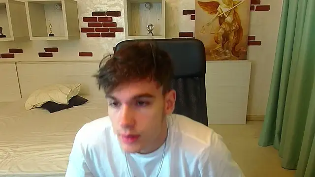 Snapshot of BradyFlint chatting on 11/21/25, 05:17 BradyFlint online show from 11/21/25, 05:17